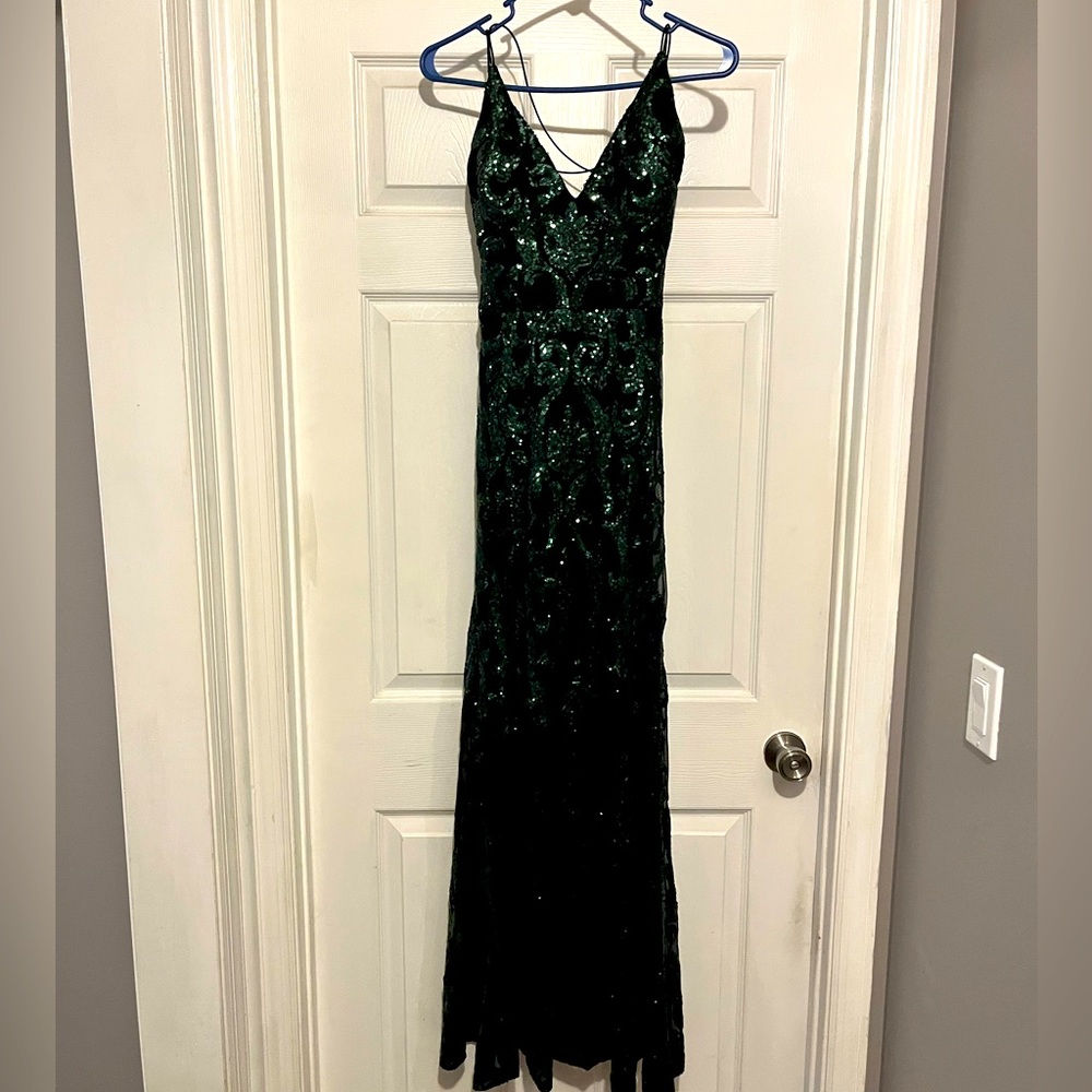 Windsor prom dress. Worn once for prom! Excellent condition!